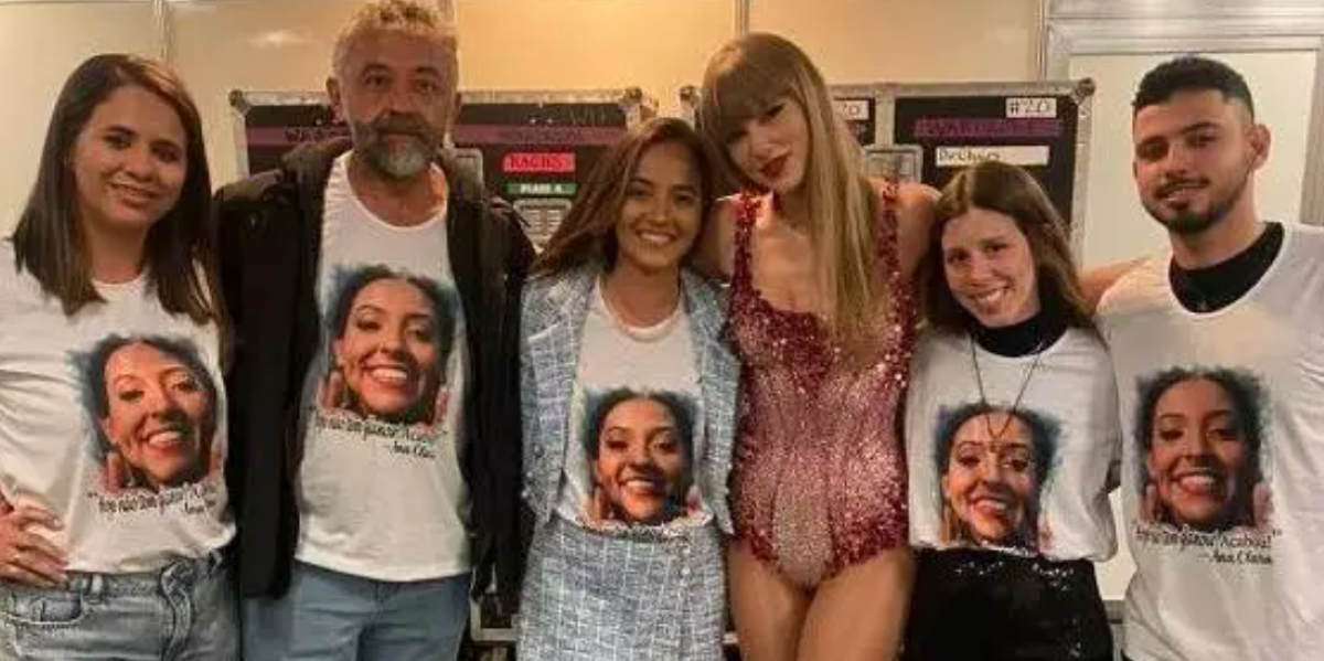 Taylor Swift tira foto com família de Ana Benevides em camarim