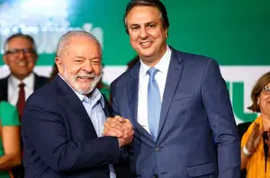 Presidente Luiz Inácio Lula da Silva (PT) e o ministro da Educação, Camilo Santana(Marcelo Camargo/Agência Brasil)