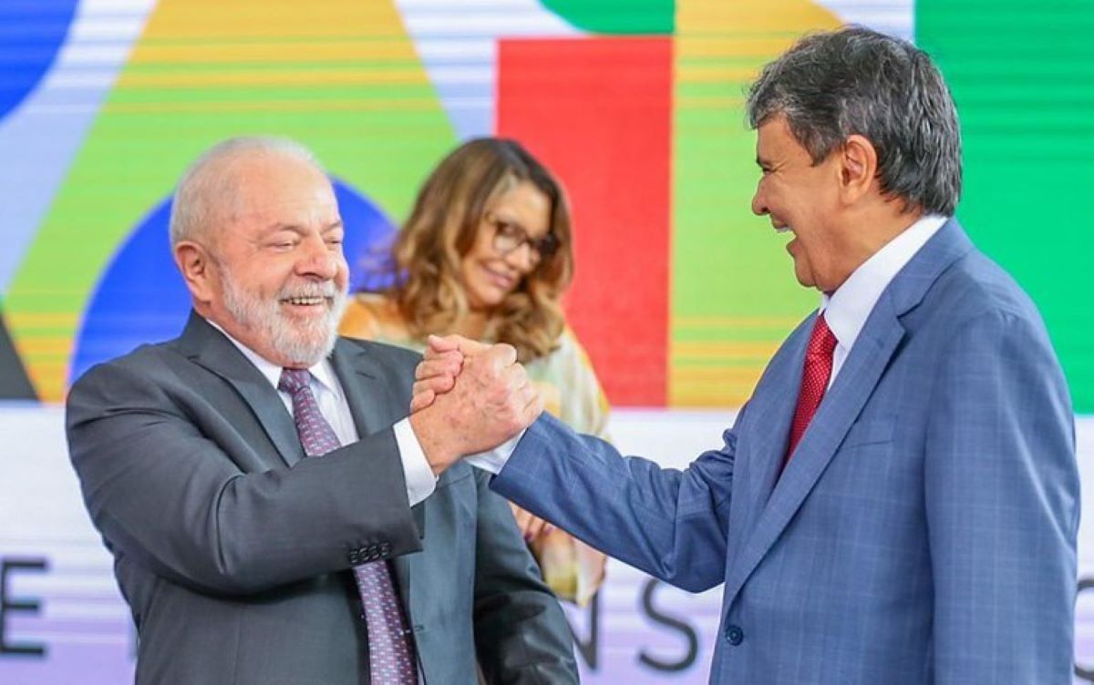 Presidente Lula e ministro Wellington Dias no relançamento do Programa Bolsa Família, em março