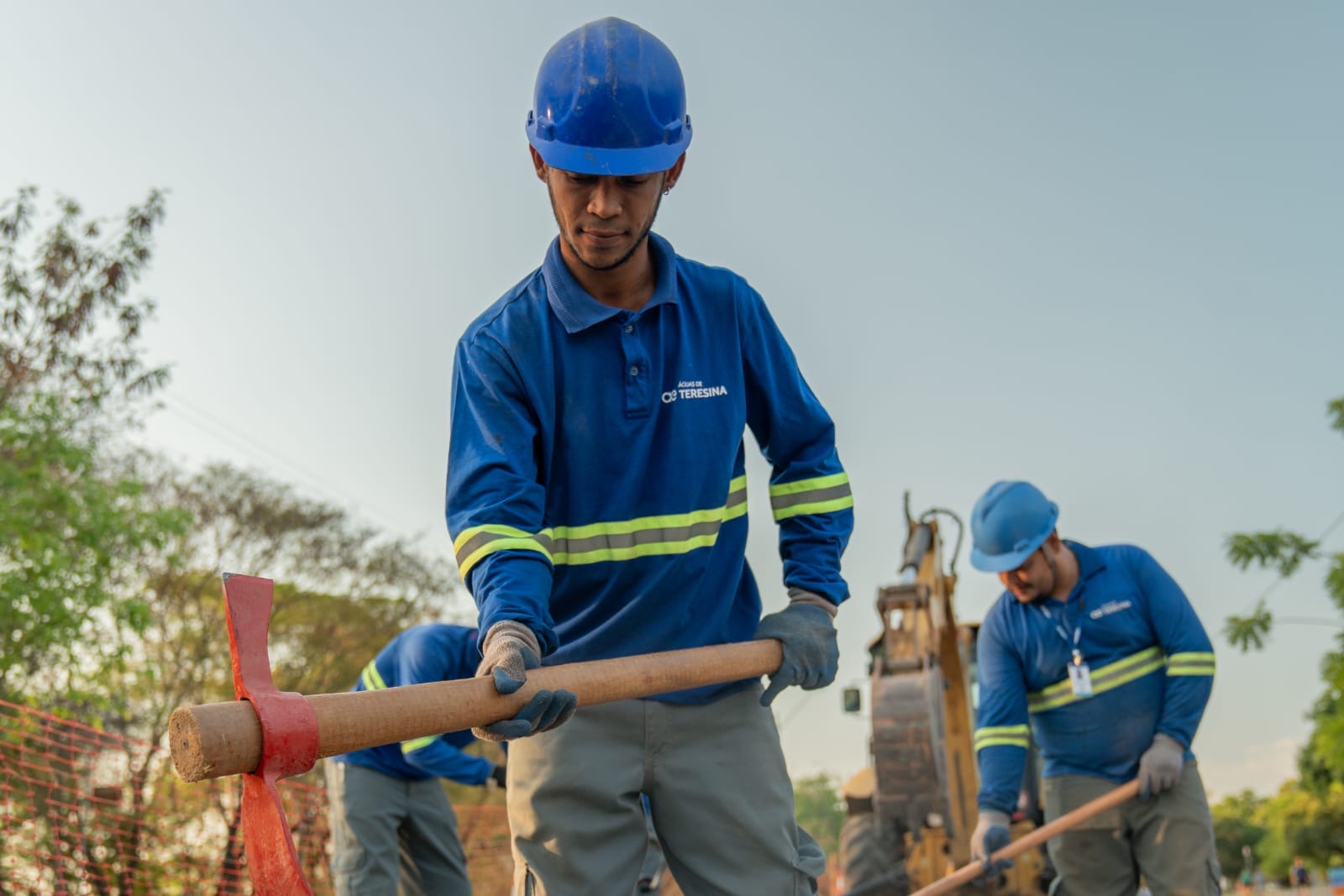 Onze bairros de Teresina recebem obras de implantação de rede de esgoto