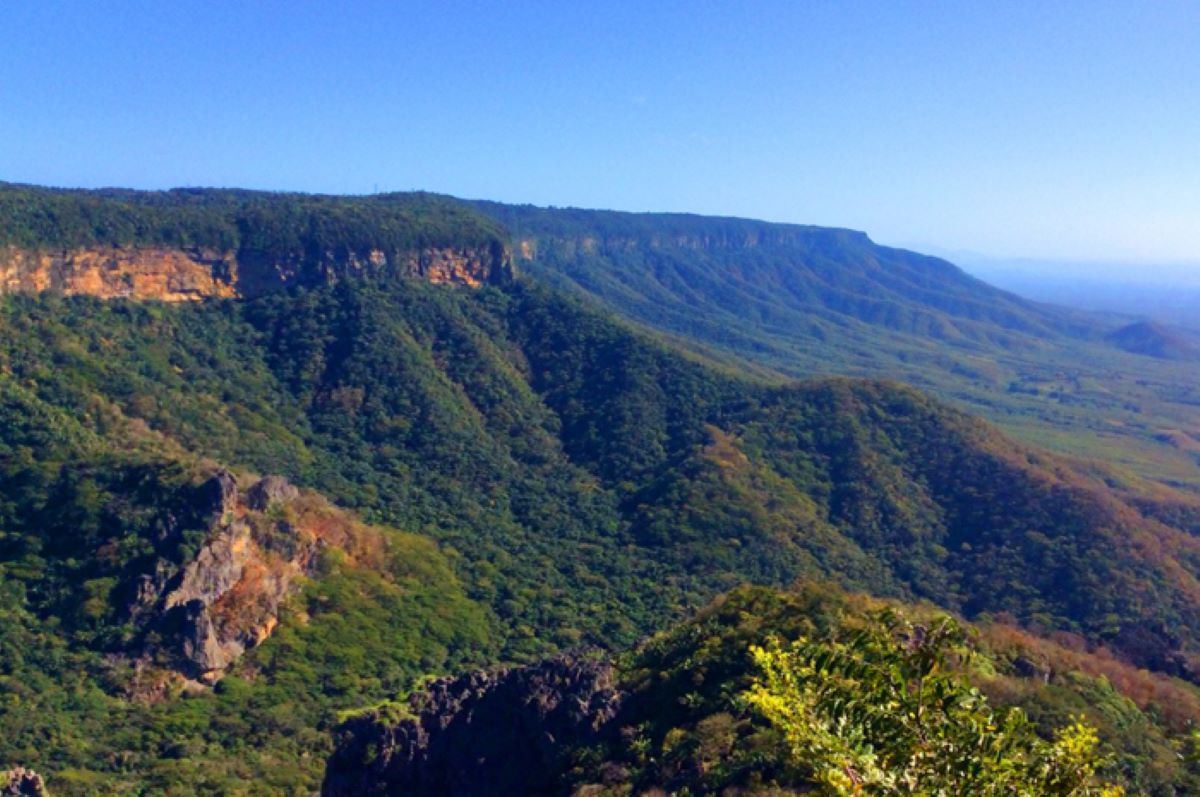 A cumeeira das águas na Serra dos Cocos