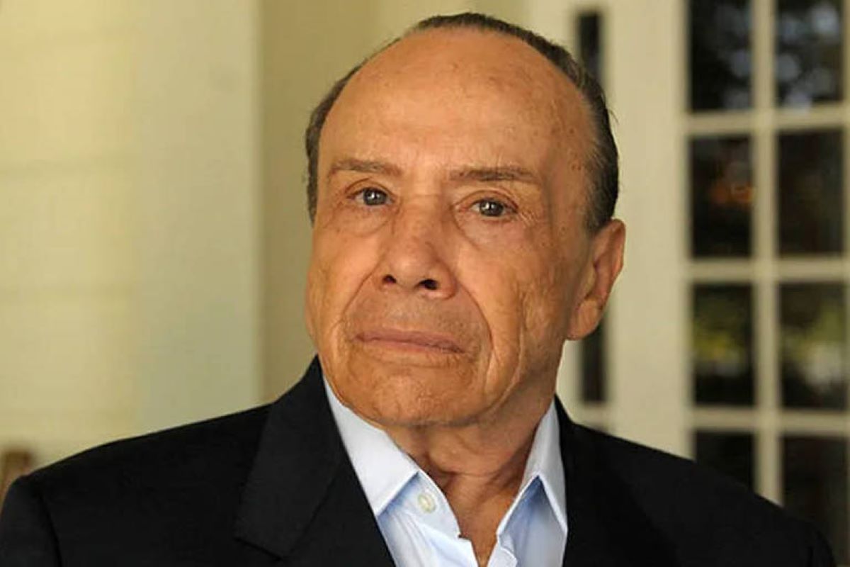 Stenio Garcia desmaia em casa e volta a ser hospitalizado
