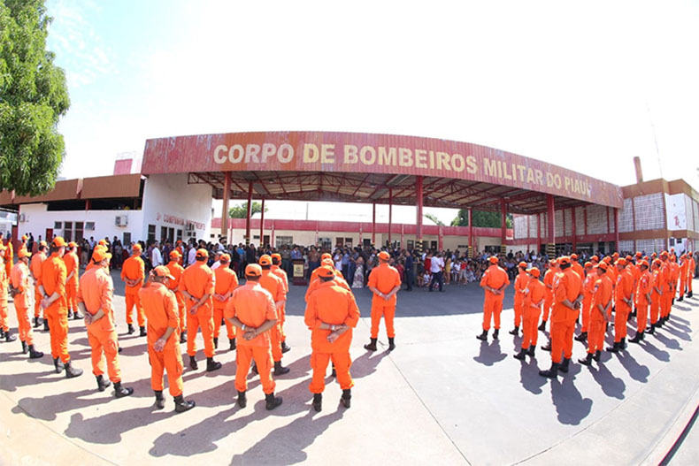 Governador anuncia 400 vagas para concurso do Corpo de Bombeiros