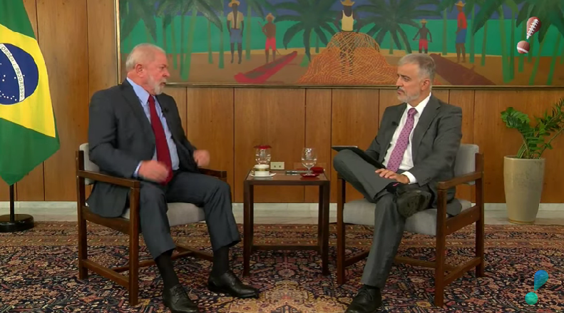 Lula concede a primeira entrevista à TV aberta