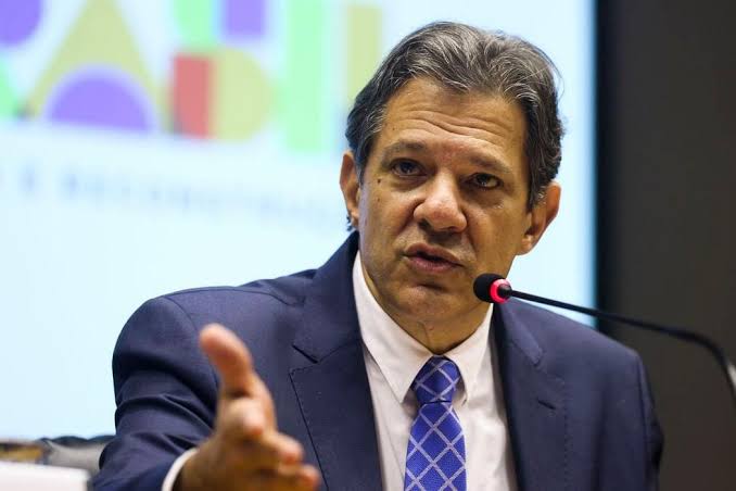 Haddad anuncia acordo para compensação a estados por perdas com ICMS de combustíveis