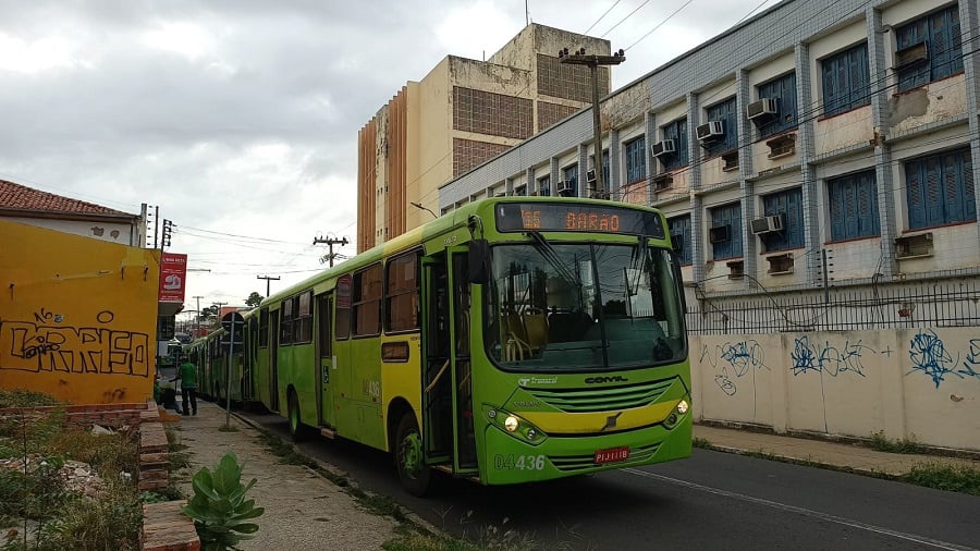 Motoristas e cobradores de ônibus voltam a paralisar atividades em Teresina