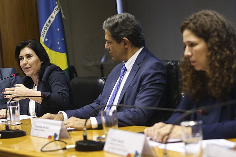 Simone Tebet, Fernando Haddad e Esther Dweck, ministros da área econômica do governo Lula (PT)
