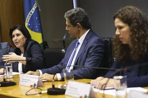 Simone Tebet, Fernando Haddad e Esther Dweck, ministros da área econômica do governo Lula (PT)(Valter Campanato/Agência Brasil)