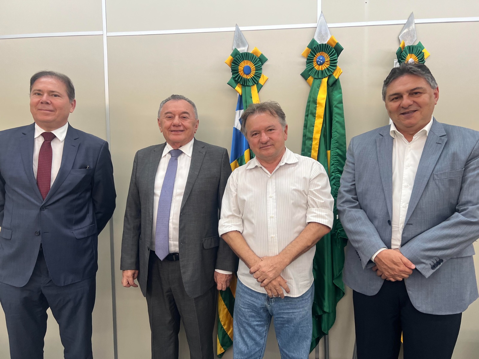 Merlong Solano visita TCE para discutir a crise do transporte público