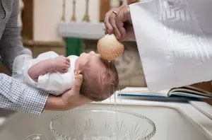 Batismo de bebê(Reprodução)