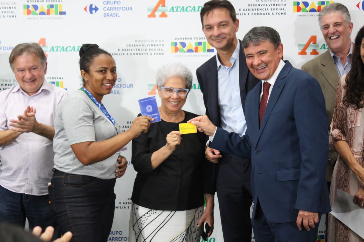 Piauí inicia projeto para empregar beneficiários do Bolsa Família