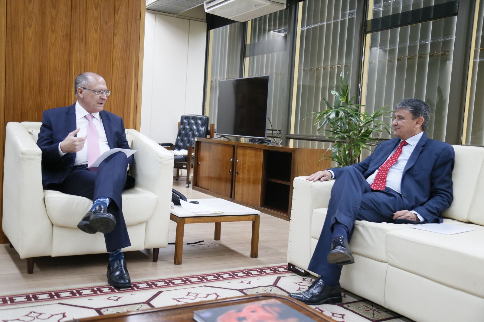 Wellington Dias e Geraldo Alckmin debatem oportunidade de emprego e renda para inscritos no CadÚnico