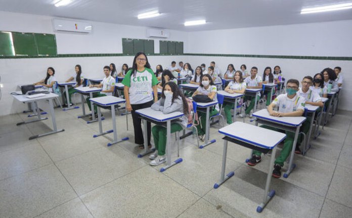 Seduc convoca mais de 218 professores para atuarem na rede pública de ensino; veja lista