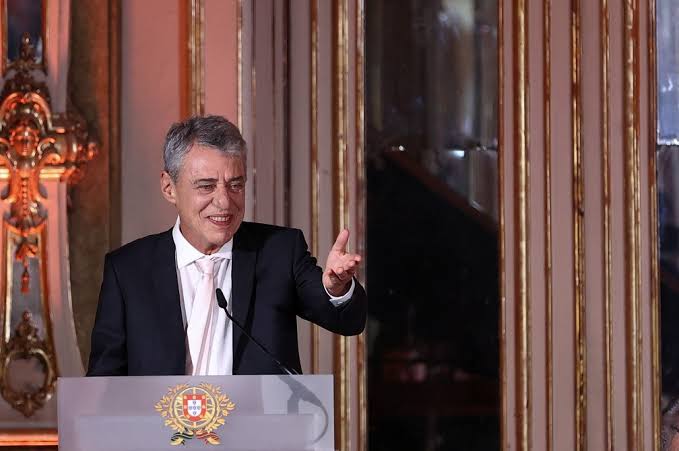 Vídeo: Chico Buarque manda recado a Bolsonaro ao receber prêmio de Lula