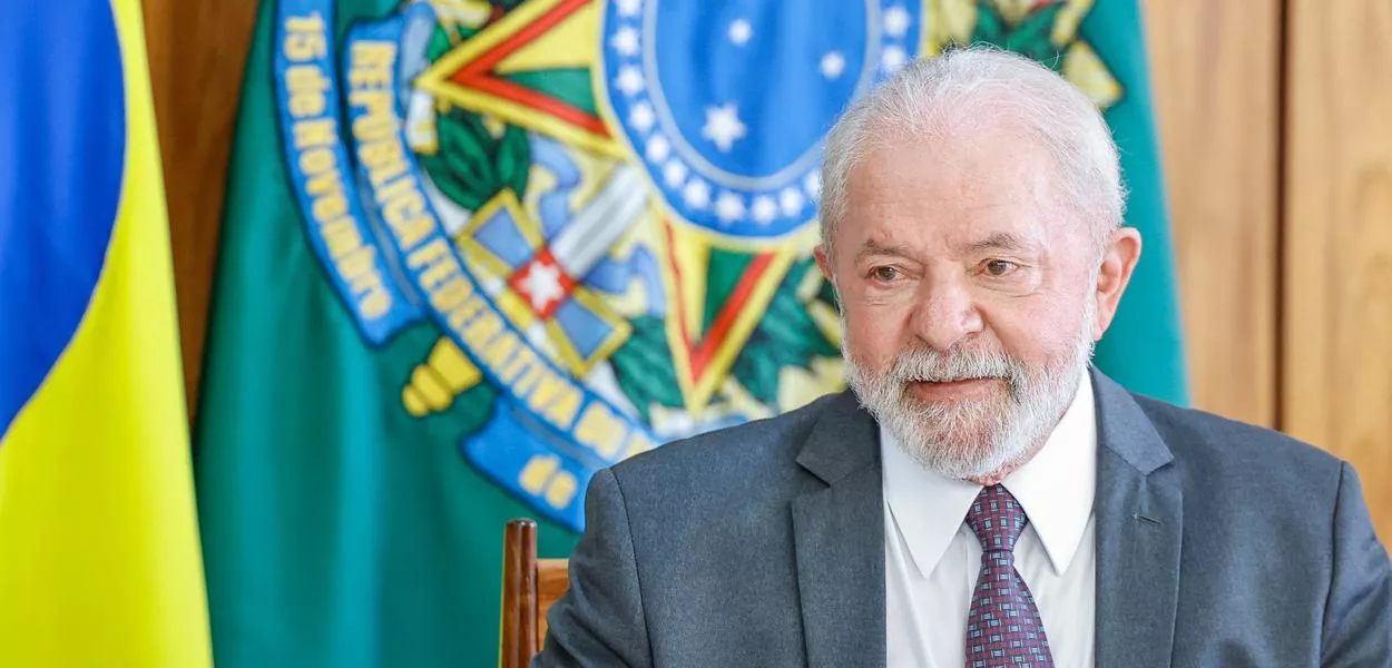 Aprovação do governo Lula sobe para 52% em nova pesquisa Ipespe/Febraban