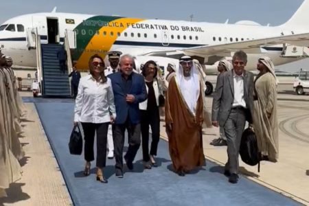 Lula em Abu Dhabi, capital dos Emirados Árabes,