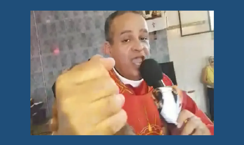 Padre canta pagode durante missa: "erga essa cabeça, mete o pé e vai na fé"