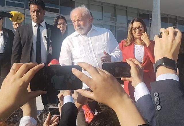 Vídeo: Lula manda retirar grades do Palácio do Planalto após 10 anos