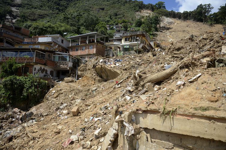 Deslizamento no Morro da Oficina, em Petrópolis, em fevereiro de 2022 deixou mais de 230 mortos