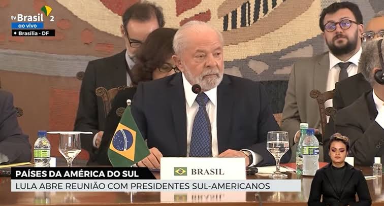 Lula propõe criação de moeda comum na América do Sul