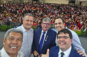 Governador Rafael Fonteles durante solenidade em Fortaleza(Reprodução/redes sociais)