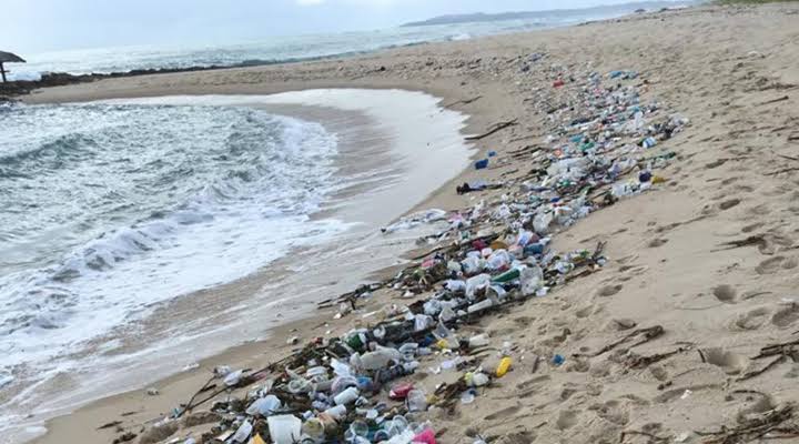 Lixo nas praias