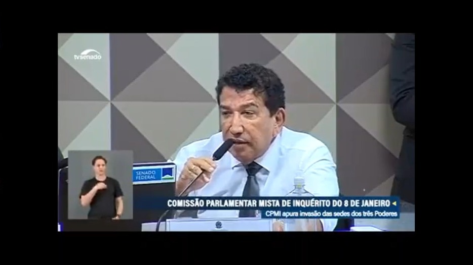 Vídeo: Magno Malta se estranha com deputado na CPI e ameaça lhe “dar um coice”