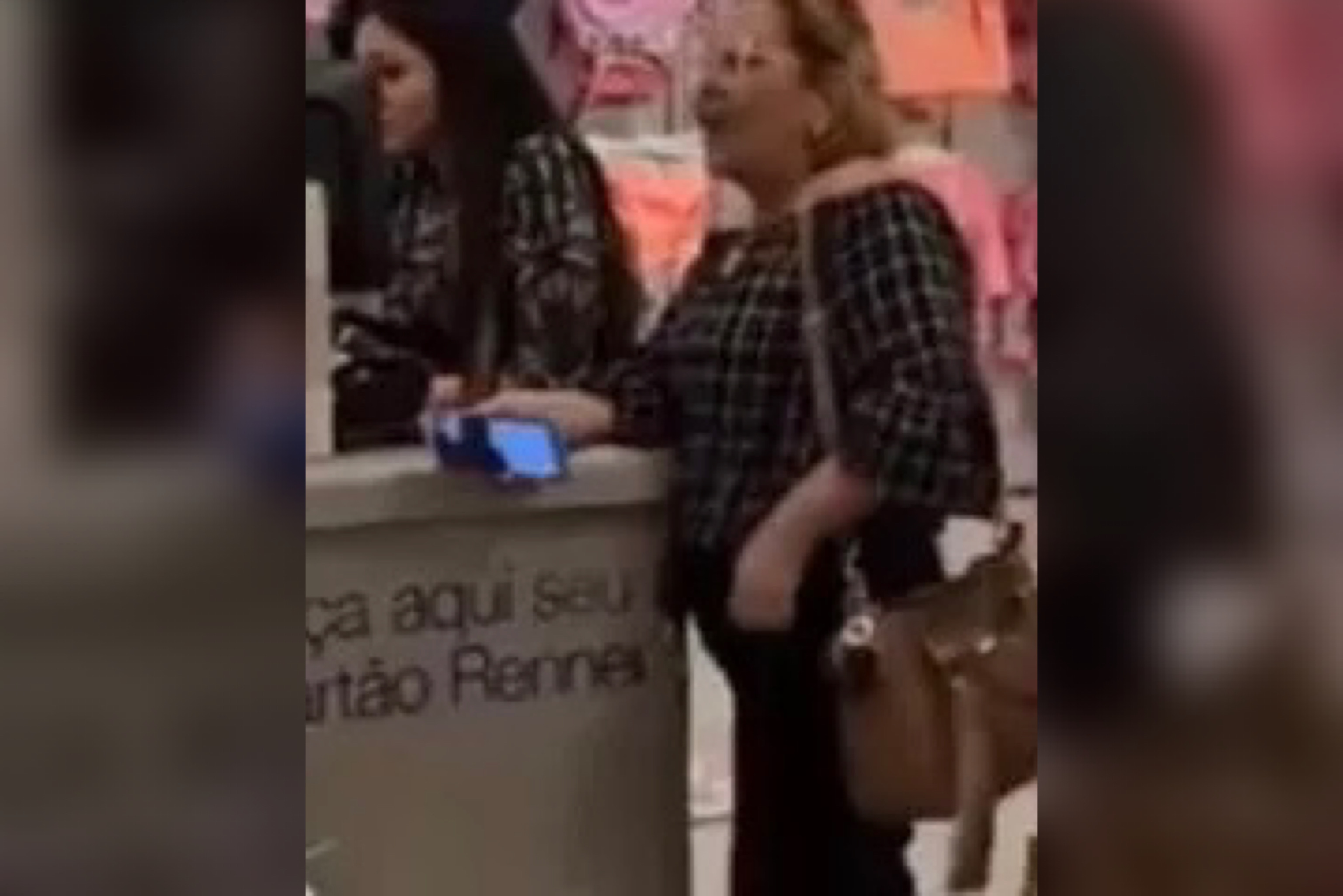 Vídeo- Cliente ofende trabalhadora na Renner: “cala a boca, salário mínimo”