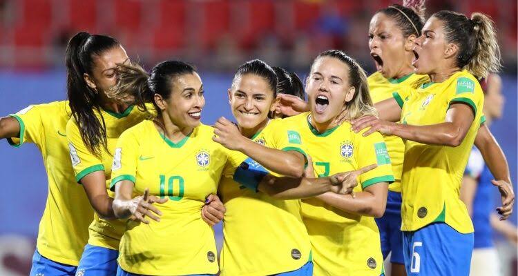 Inédito: Governo Lula decide adotar ponto facultativo nos jogos da seleção na Copa feminina