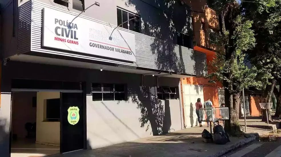 Pastor leva jovem para motel com bebê no colo, prometendo 'cura espiritual'