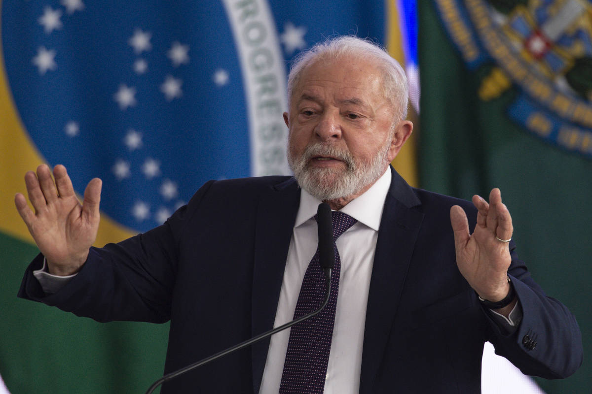 “Faz parte da democracia”, diz Lula sobre pressão do Centrão por cargos no governo