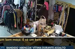 Assaltante “abençoa” vítima durante roubo em loja no Paraná(Reprodução)