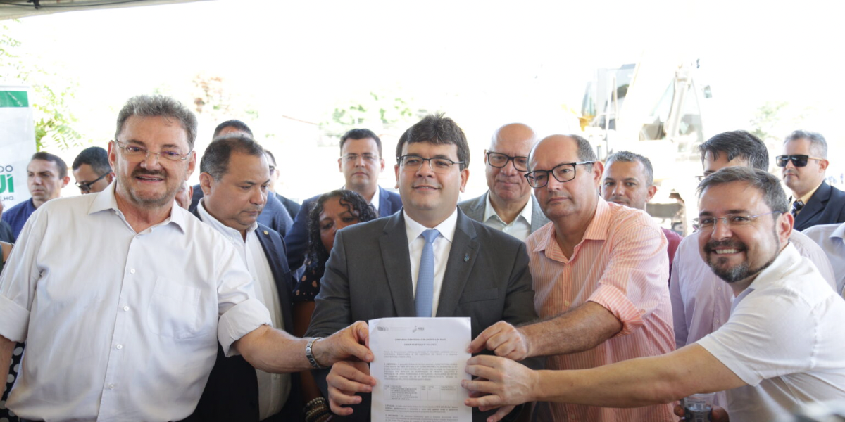 Assinatura da ordem de serviço para a construção de uma nova linha no Metrô de Teresina