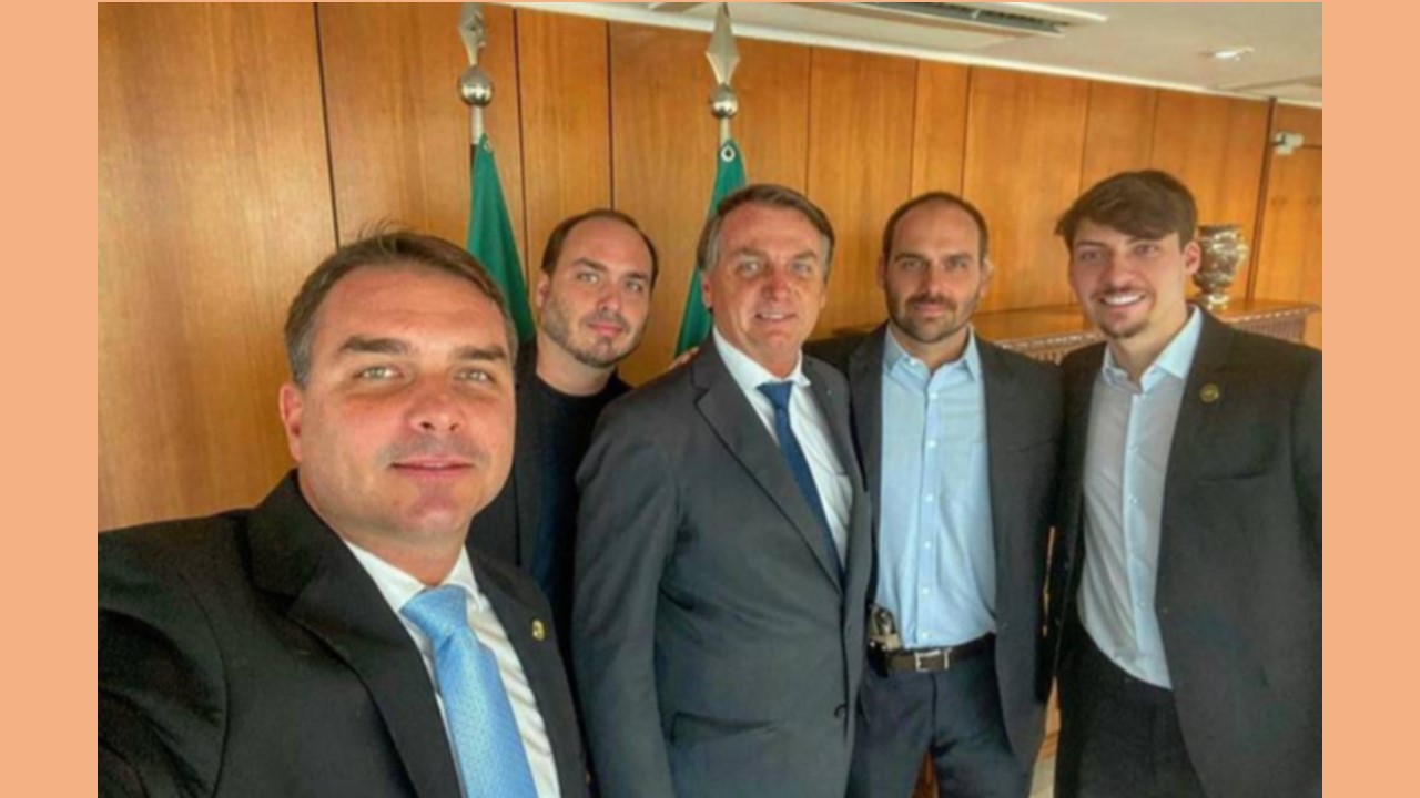 Os Bolsonaro, uma família-empresa do balacobaco