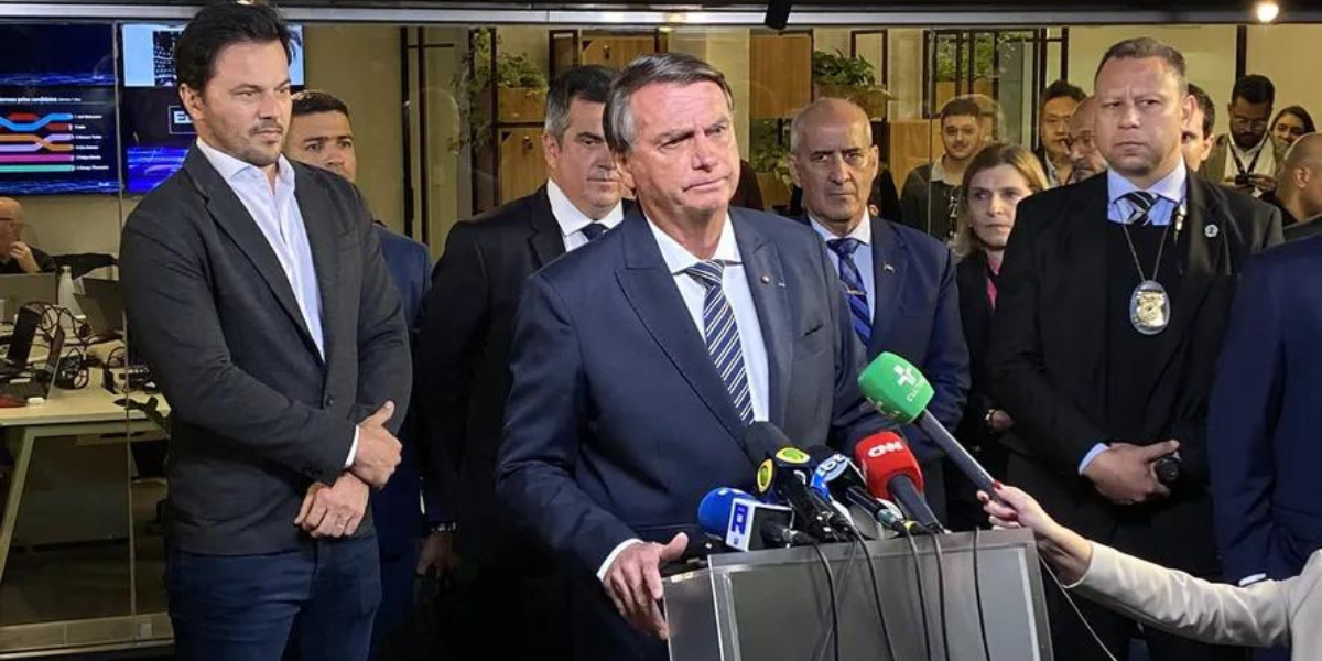 Bolsonaro preparou discurso admitindo derrota, mas não leu