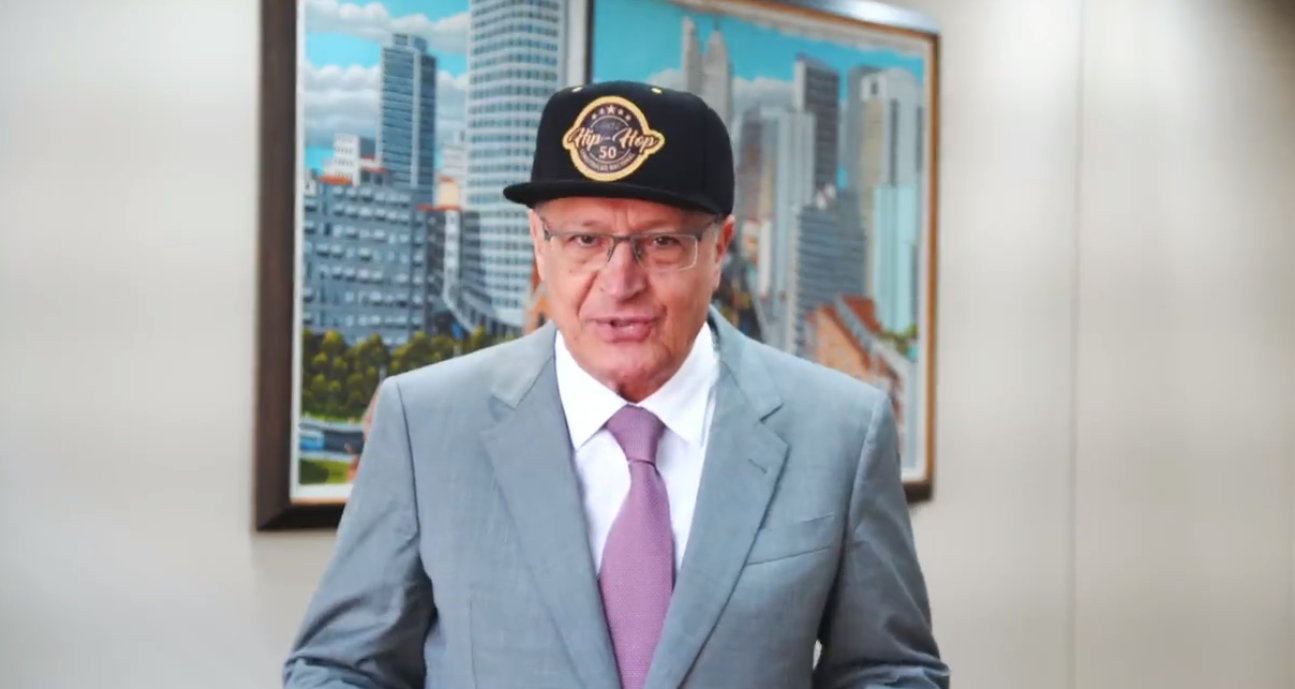 Vídeo: De boné, terno e gravata, Alckmin comemora os 50 anos do Hip Hop