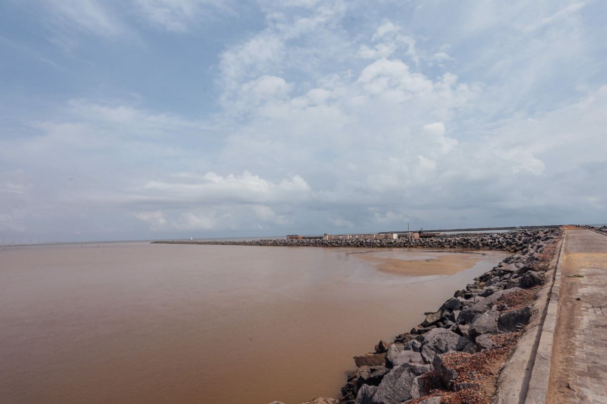 Dragagem do Porto de Luís Correia começou ontem