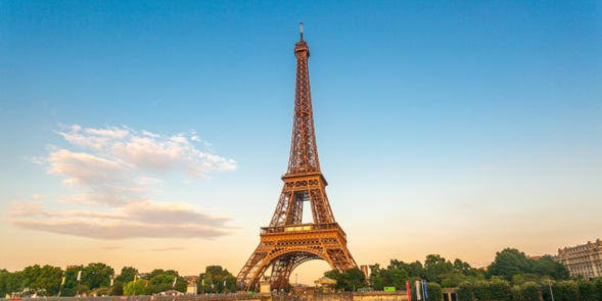 Vídeo: Torre Eiffel, em Paris, é fechada após ameaça de bomba