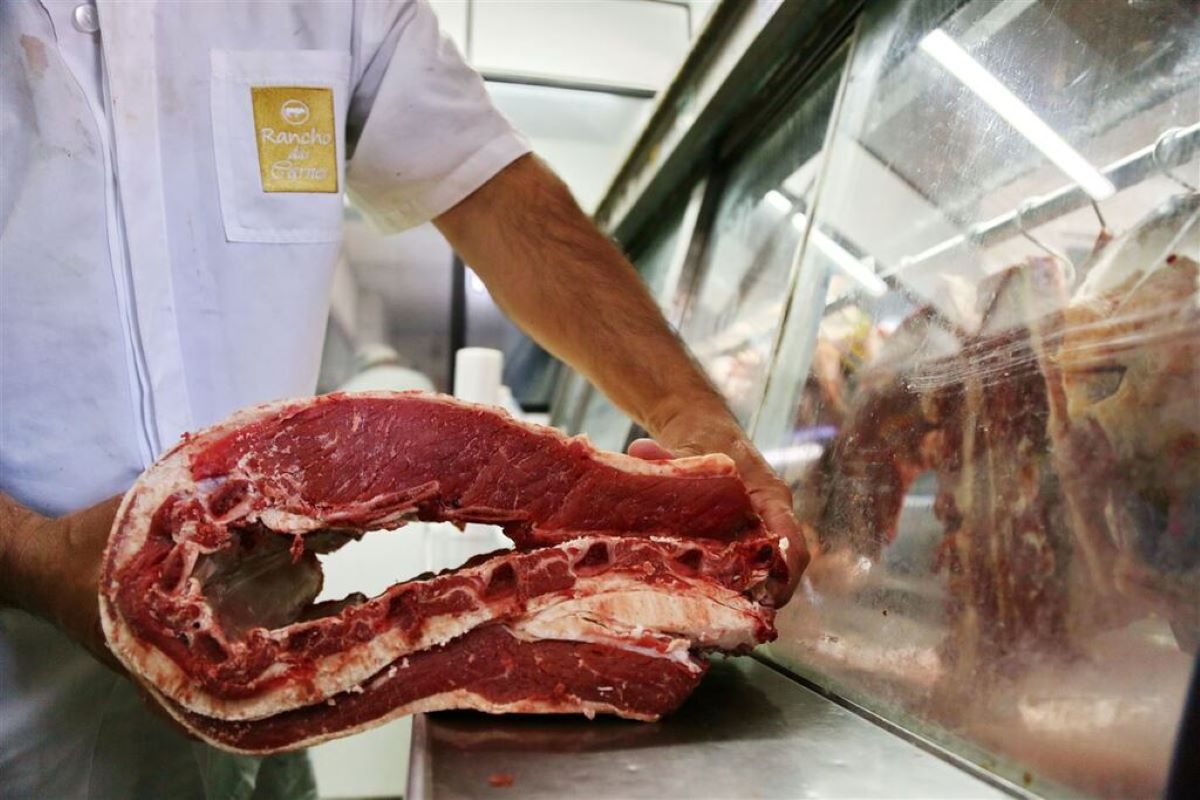 Carne tem maior queda de preço em cinco anos