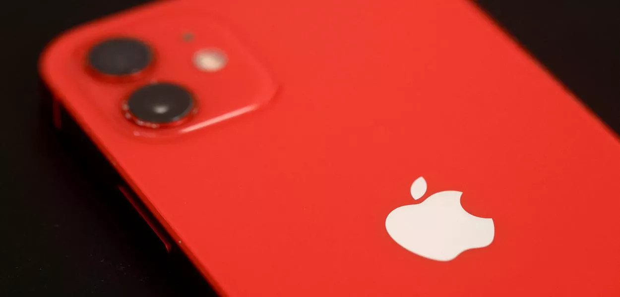 Apple é obrigada a atualizar iPhone 12 na França após alerta de radiação em aparelhos