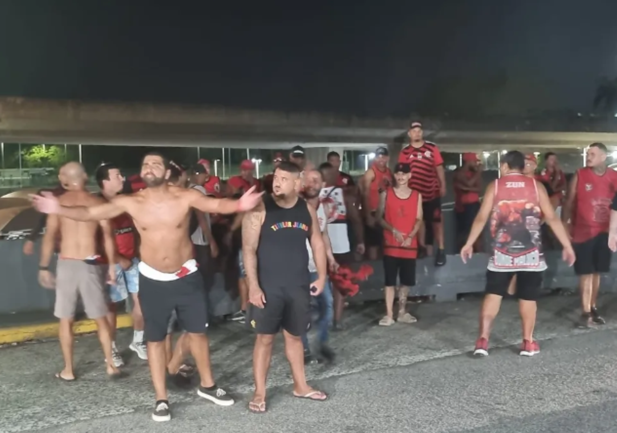 Flamengo não vence São Paulo, mas dribla torcedores no aeroporto