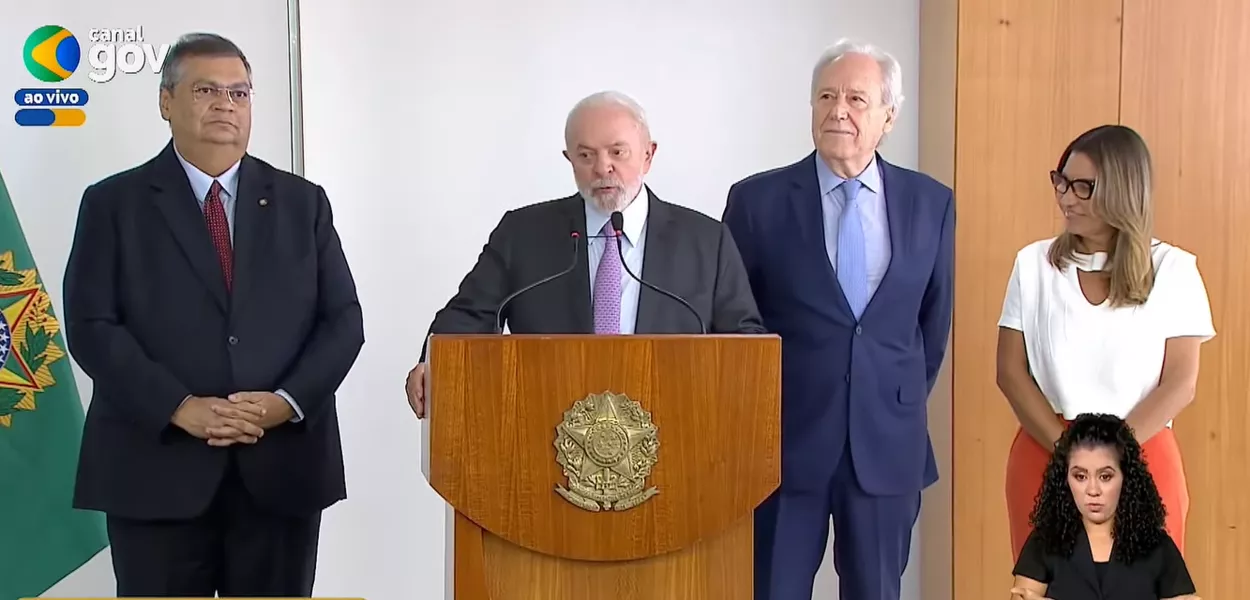 Lula anuncia Lewandowski como novo ministro da Justiça