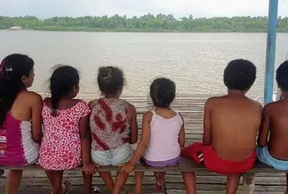 Crianças da Ilha de Marajó