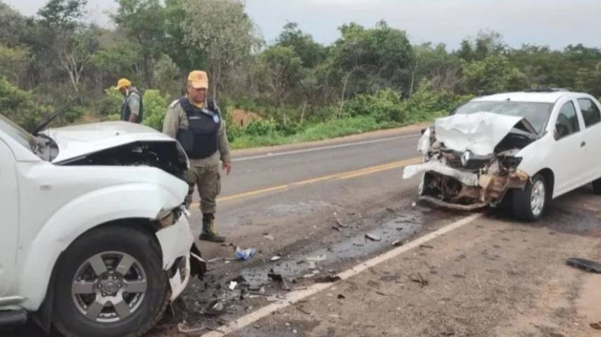 Idosa morre e 8 pessoas ficam feridas em acidente entre Nazária e Teresina