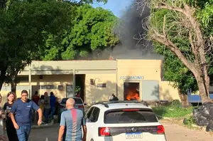 Incêndio atinge sala de patrimônio da UESPI(Jéssica Dayane)