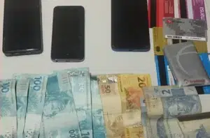 Itens roubados no falso assalto(Polícia Civil/Divulgação)