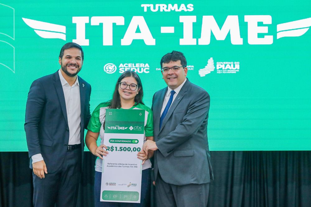 Rafael participa da primeira aula do preparatório para vestibular do ITA/IME