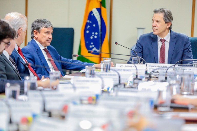 Wellington Dias e Haddad avaliam novas formas de crédito para empreendedores do CadÚnico