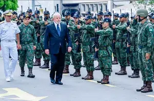 Presidente Lula e militares(Ricardo Stuckert/ PR)