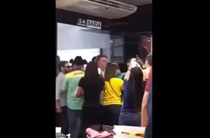 Bolsonaro vaiado em restaurante Goiânia.(Reprodução)